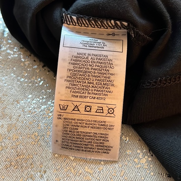 NWT Trefoil Graphic Crop Tee - Picture 3 of 5